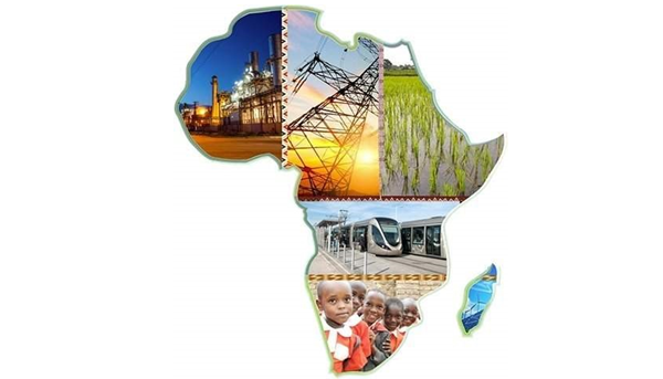 Mapa de África com imagens de fábrica, campos de cultivo, crianças, comboios e rede elétrica.