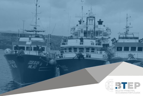 Imagem com três barcos.
