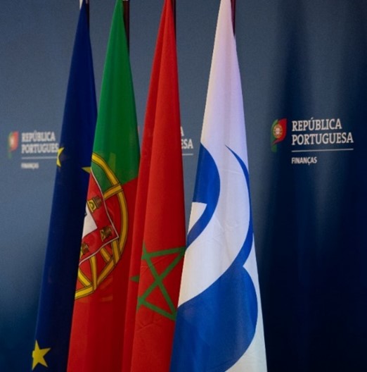 Bandeiras da União Europeia, Portugal, Marrocos e BERD