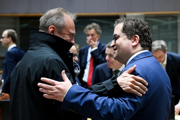 Da esquerda para a direita: Gilles ROTH (Ministro das Finanças, Luxemburgo), Joaquim MIRANDA SARMENTO (Ministro de Estado, Ministro das Finanças, Portugal)